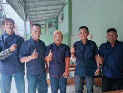 Ketua AJMI Bagikan Seragam kepada Wartawan Peliput Kodam I/BB
