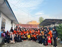 Cegah Diabetes dan Lancarkan Peredaran Darah, Mahasiswa PBL UINSU Ajak Ibu-Ibu Desa Bandar Khalipah Ikuti Senam Kaki DM